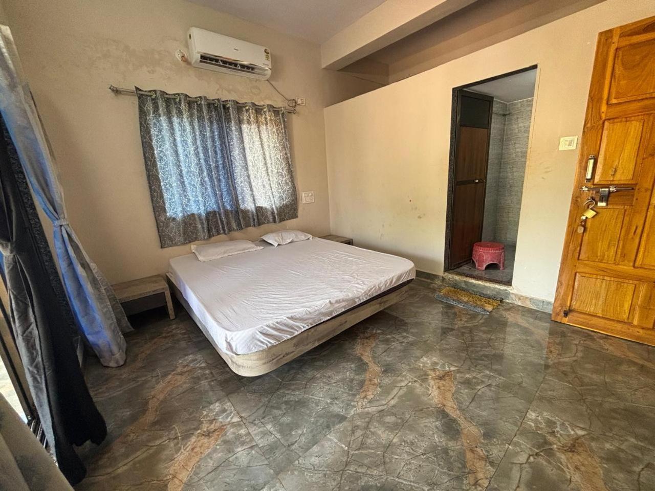 Shobhnath Home Stay Harnai Стая снимка